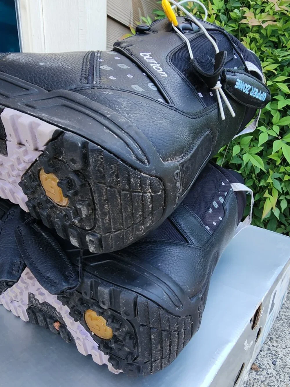 Burton euc women